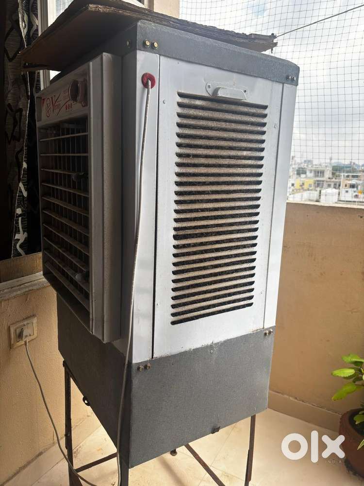 120L desert air cooler + adjustable stand- used only 5 month