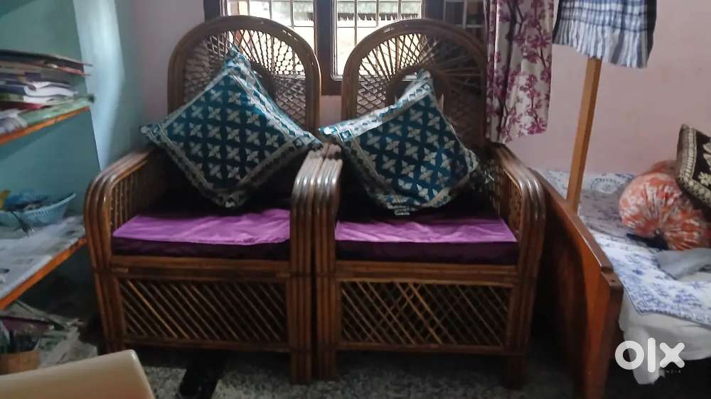 3±2 5 seater cane sofa set with glass top center table