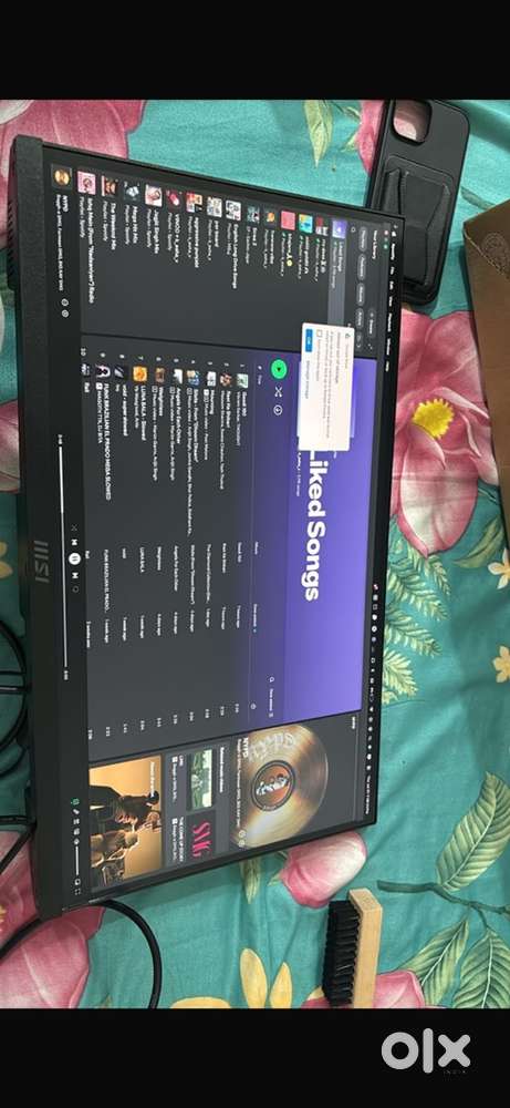 Msi monitor for sale 4 months old with 2 years of warranty