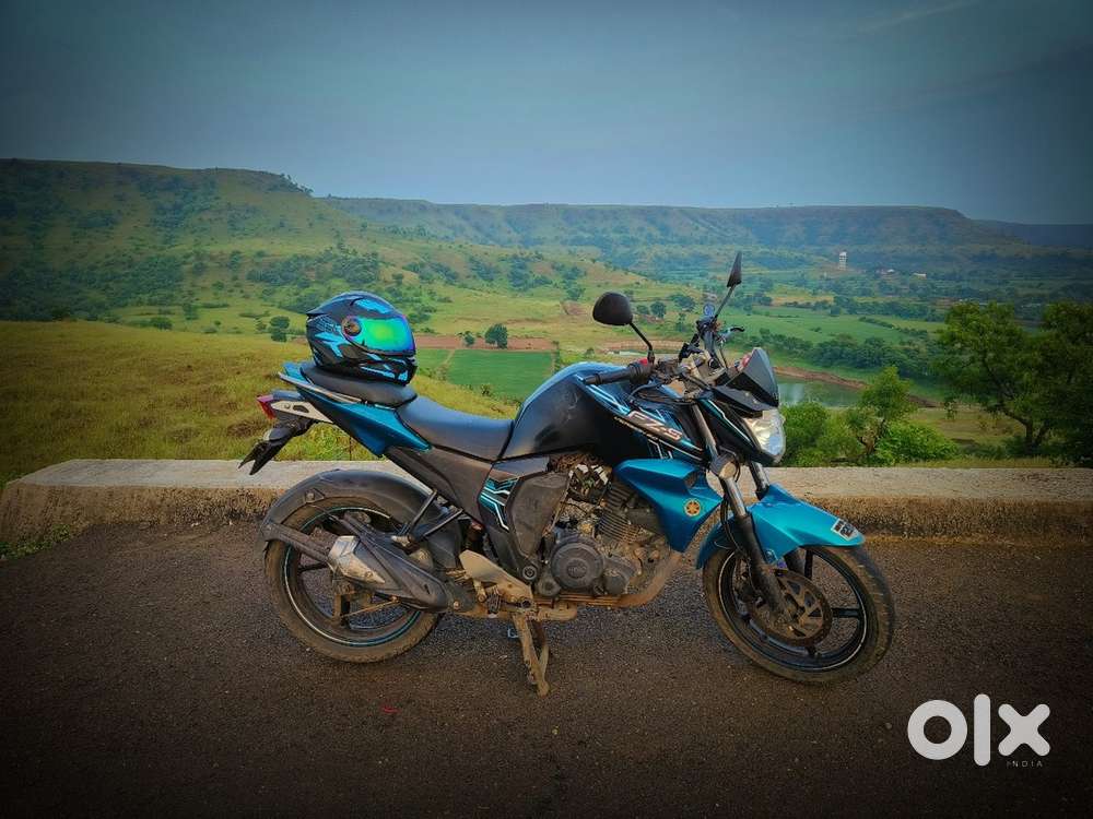 Yamaha FZ - A Blue