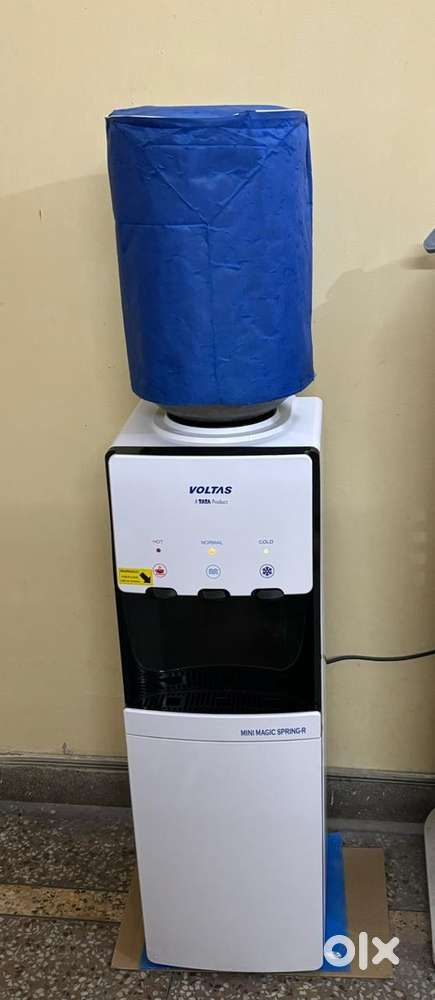 Voltas water cooler with small fridge