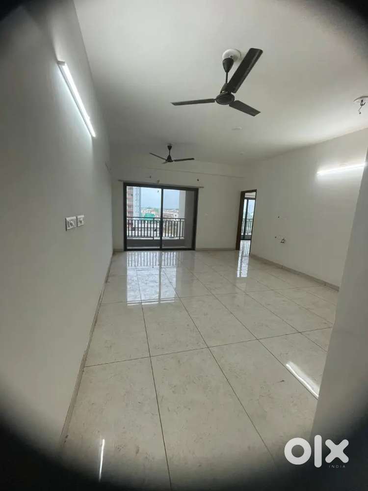 Newly constructed 3bhk flat for rent in New Alkapuri
