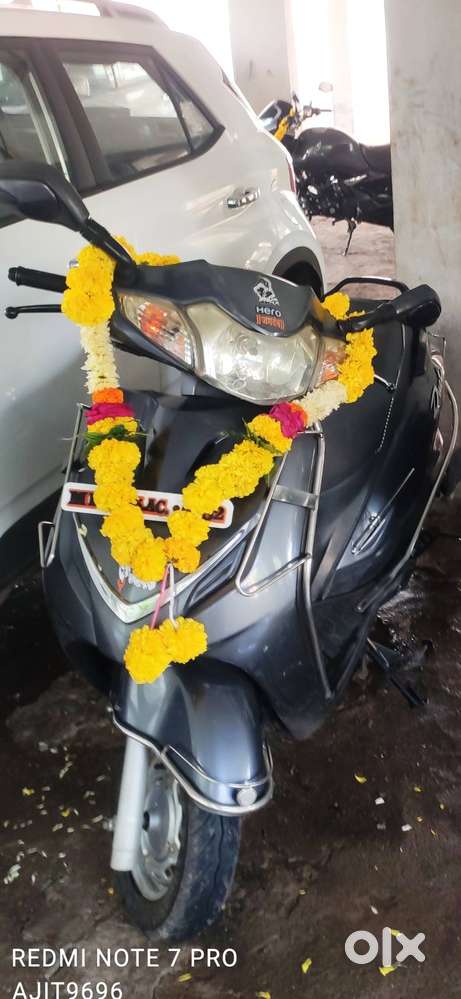 Well mentioned, grey colour ,good condition