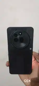 Phone ek dum new hai 2 april 2025 m liya hai warrenty m hai