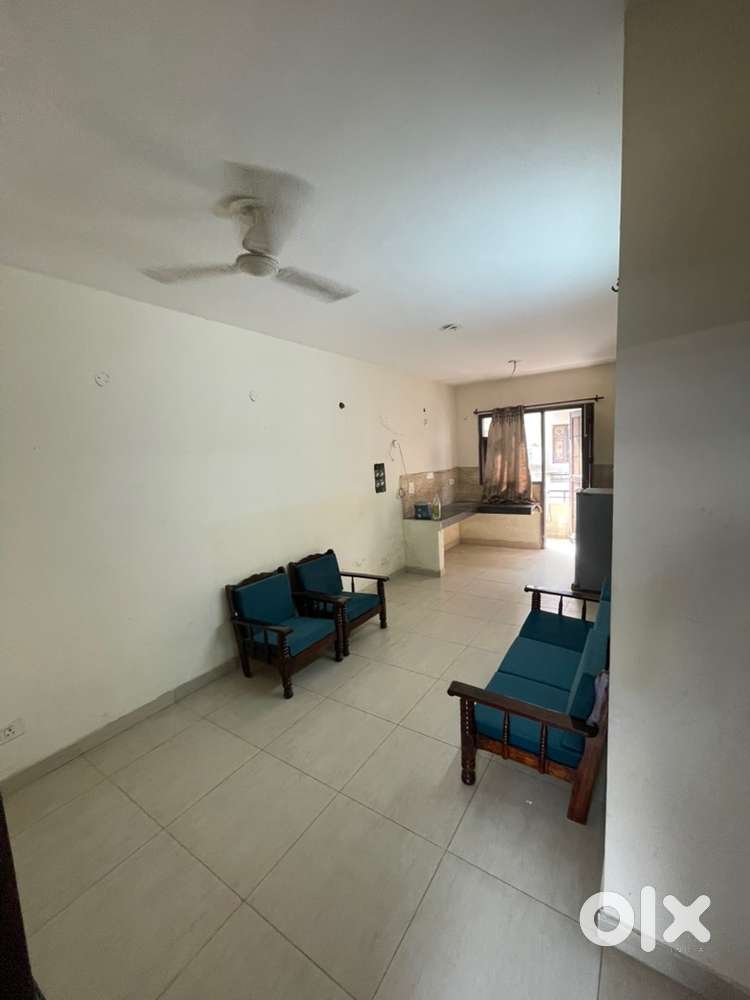 Fully furnished ownerfree 2bhk flat available for rent in sector 110