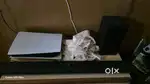 PS5 disc model and Xbox Series X disc model