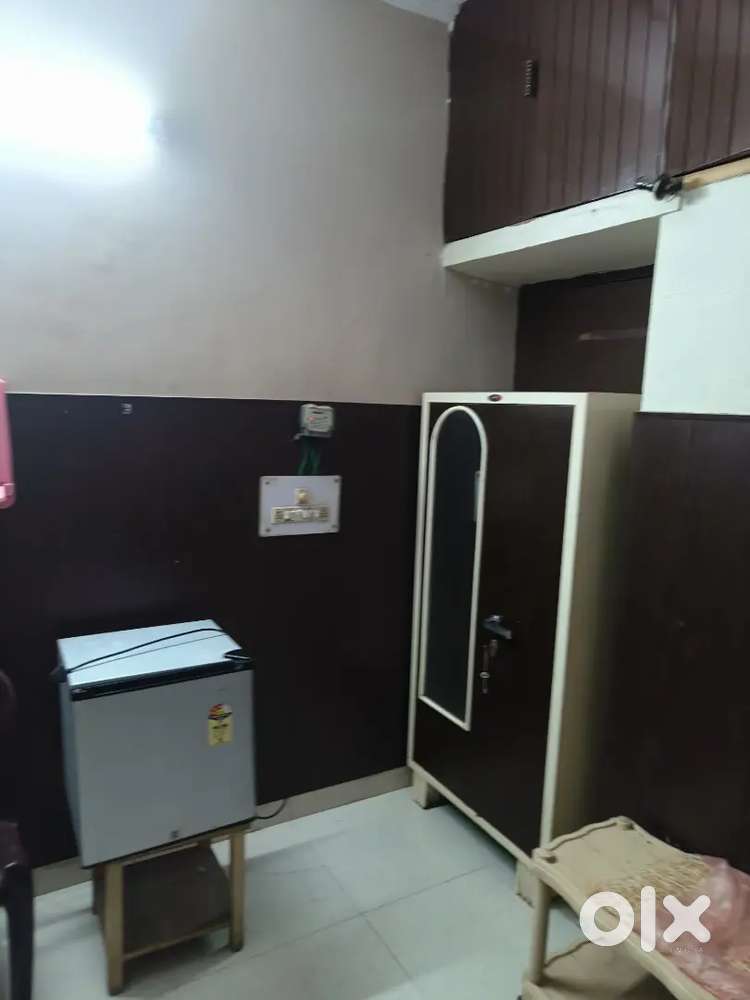 1 bed room attached bath