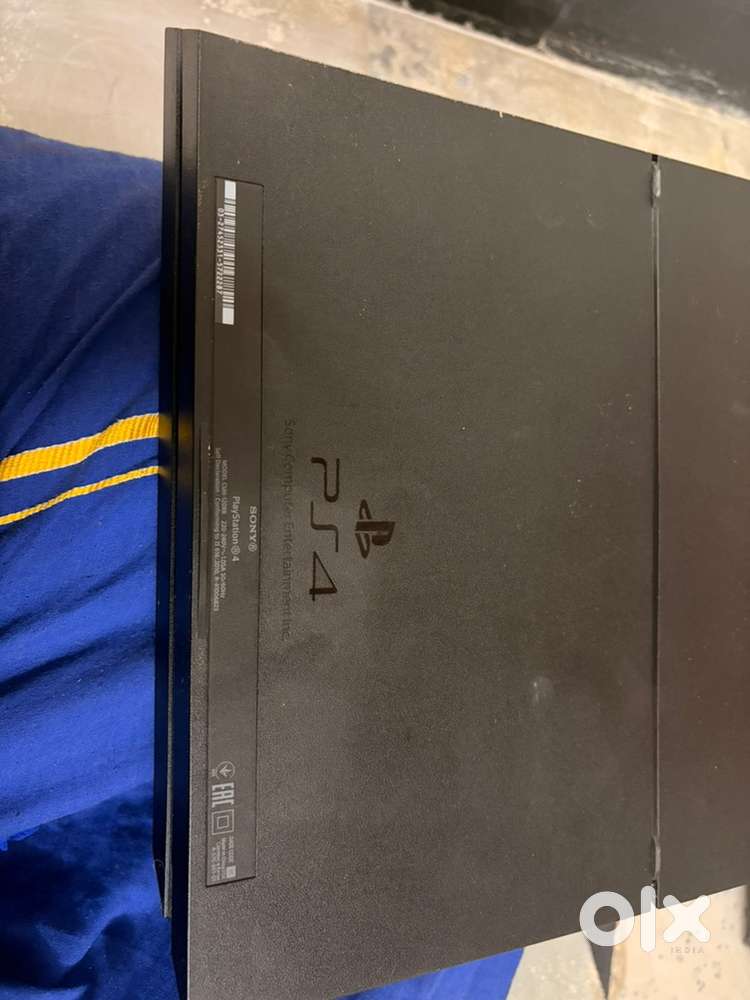 PLAYSTATION 4 STANDARD 1TB FOR SALE