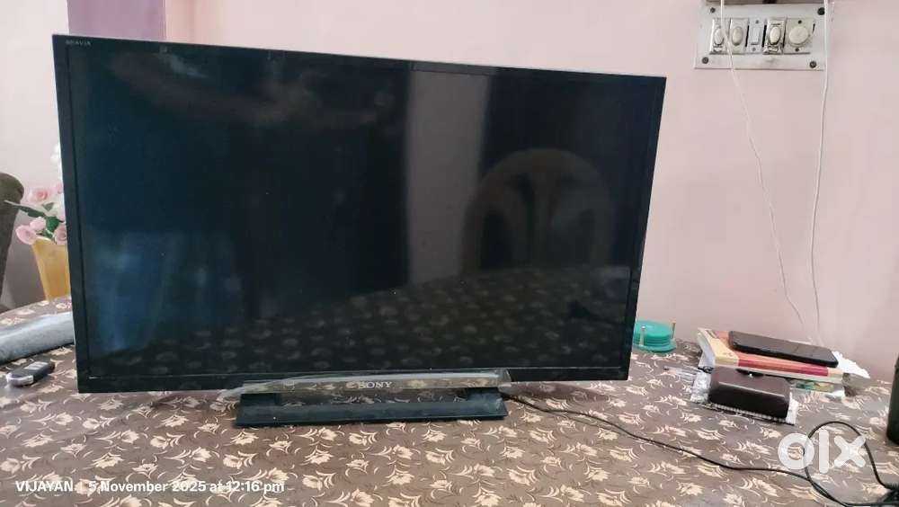 SONY LED TV 32 INCHES