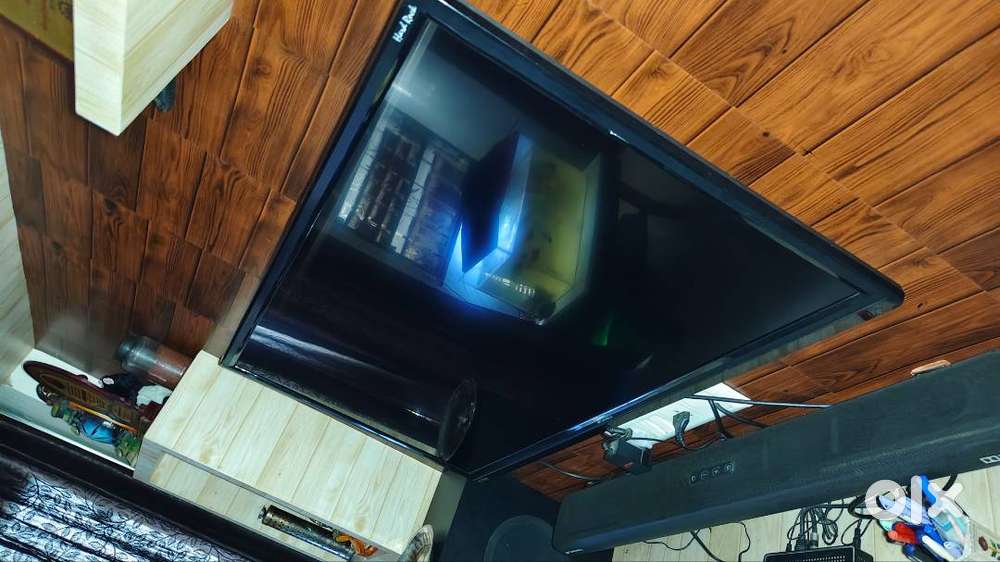 Sansui 42 inch TV