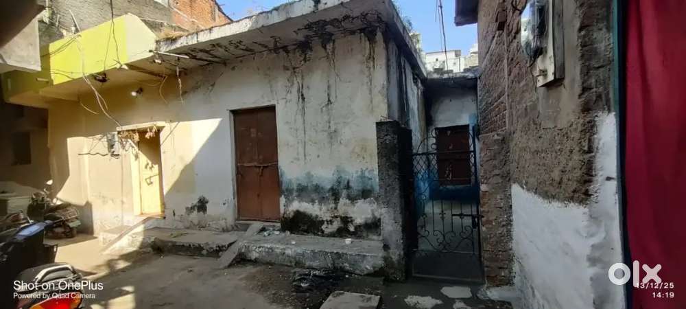 2 कमरों का स्वतंत्र कॉर्नर का मकान बेचना है