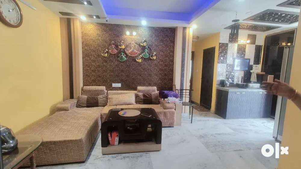 Semi furnished flat on rent in good location of new alipore