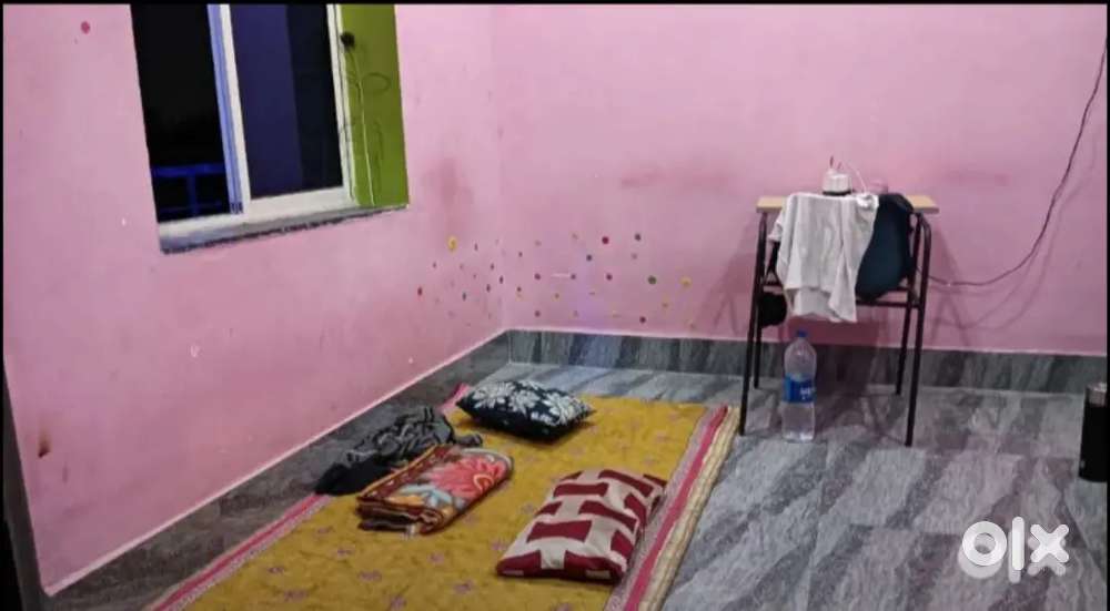 Arrgent need a roommate