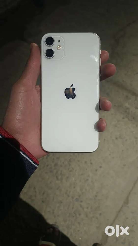 iPhone 11 sell now, bill box cable charger all thing available