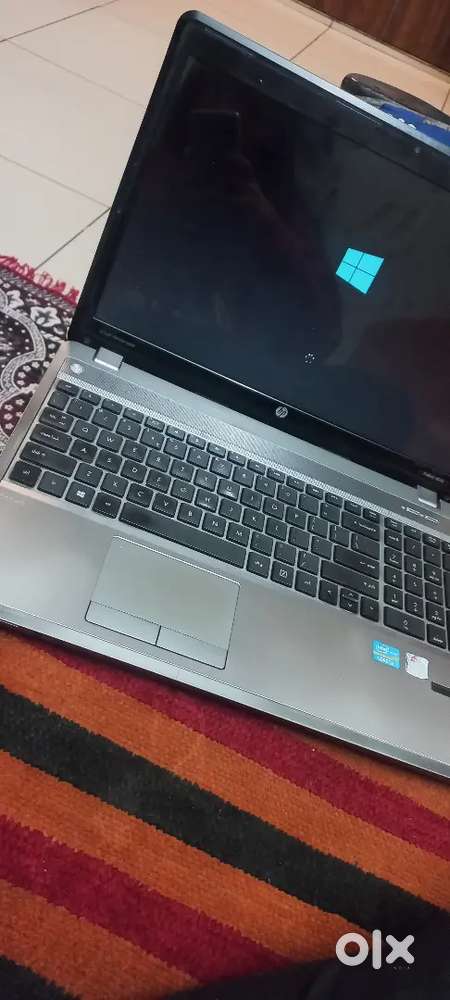 HP laptop full size