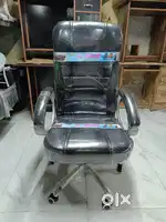 Revolving chair