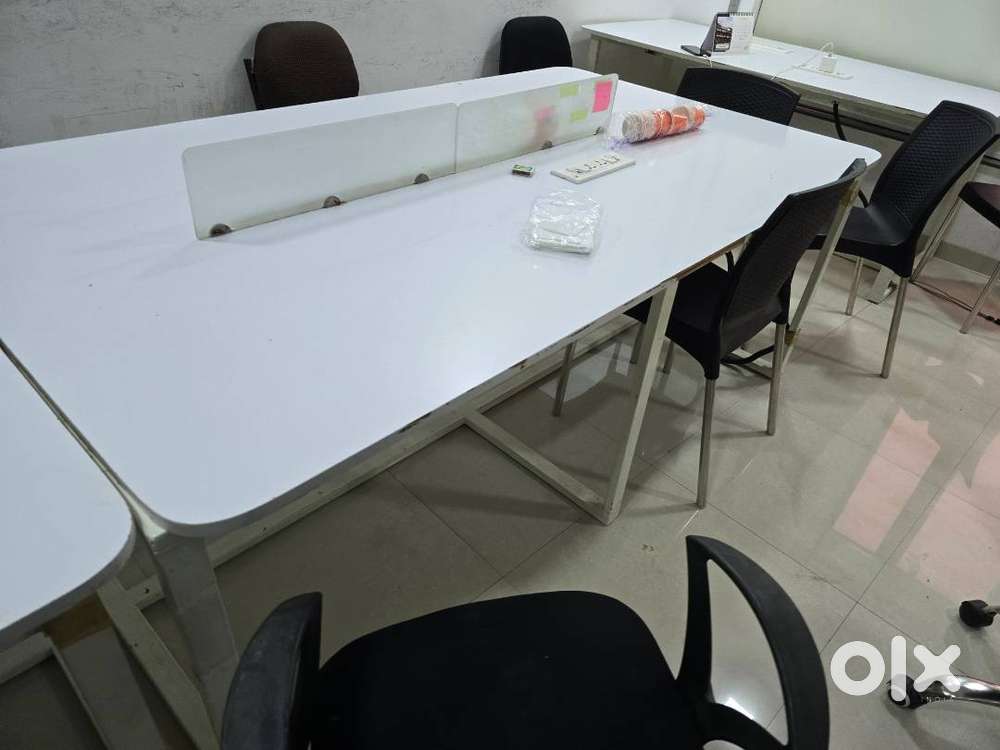 4 white office tables for sale Hinjewadi phase 1 pune