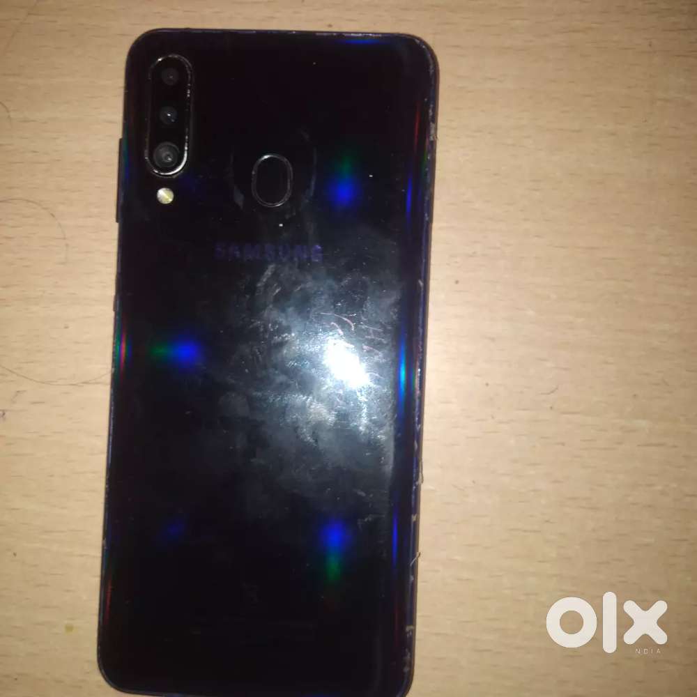 Samsung galaxy m40 m kam kr sktaa hun thoraa paisa