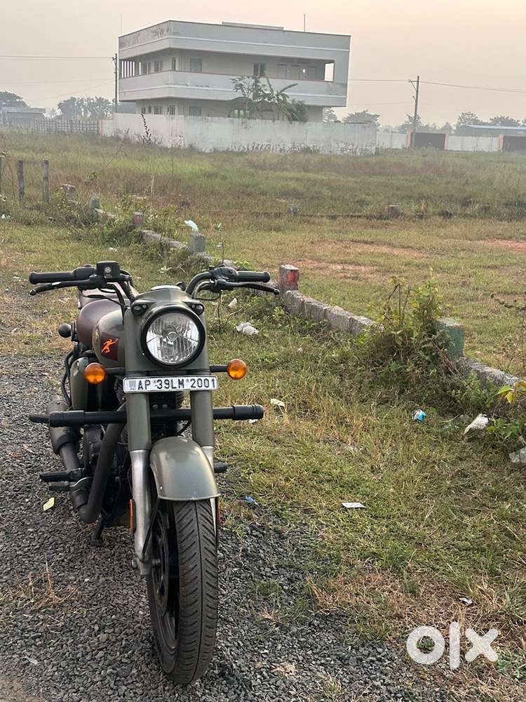 Royal enfield classic 350 (marsh grey)