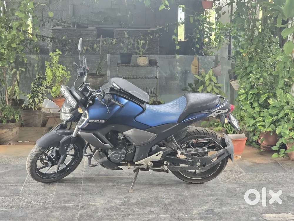 YAMAHA FZ VERSION 3 BLUE COLOUR