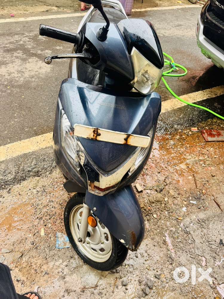 Active scooty on sale