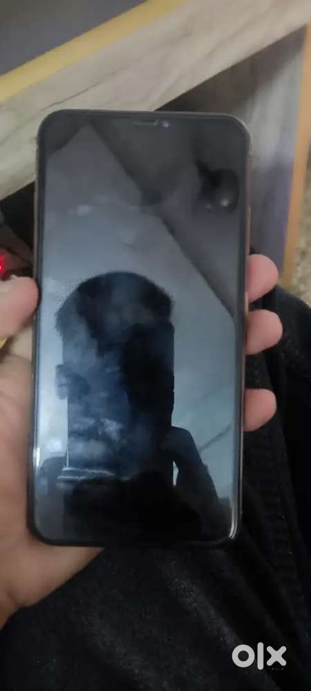 Xs max nice conditions only back glass creck