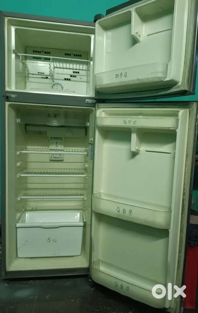 Whirlpool double door fridge