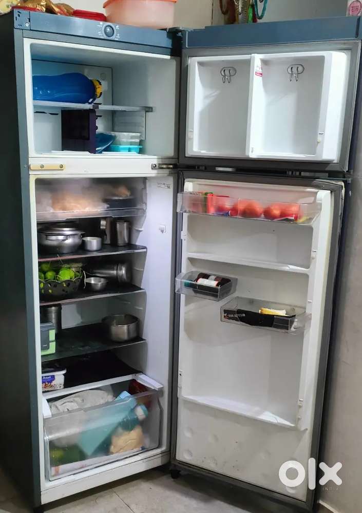Double door Fridge godrej eon 290 ltr
