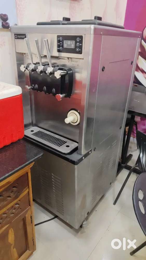Softy ice cream machine i want to sell all good condition best machin