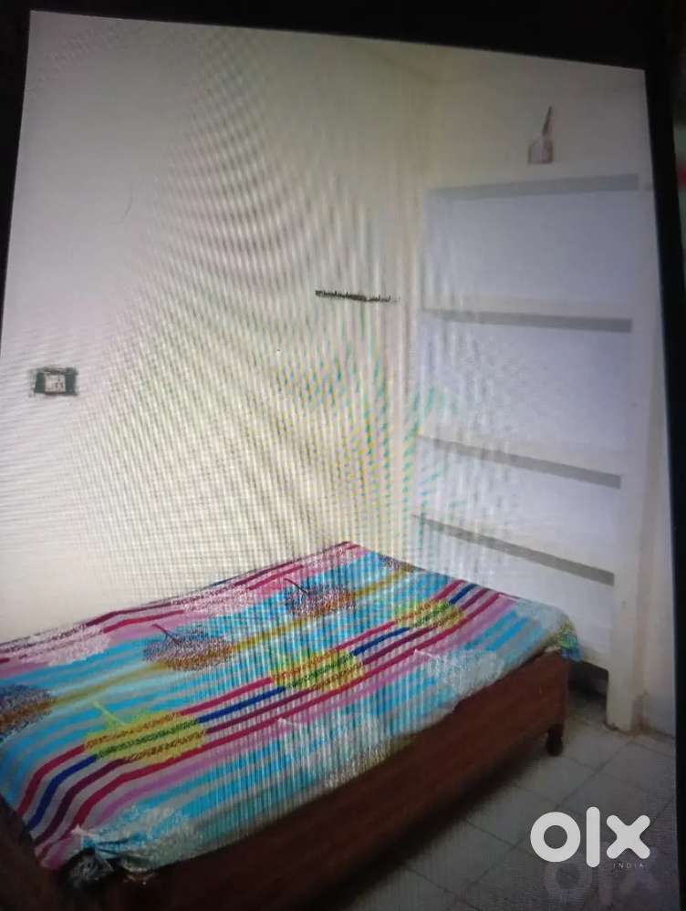 Room for single boy or girl or corporate witch no kitchen only a bed