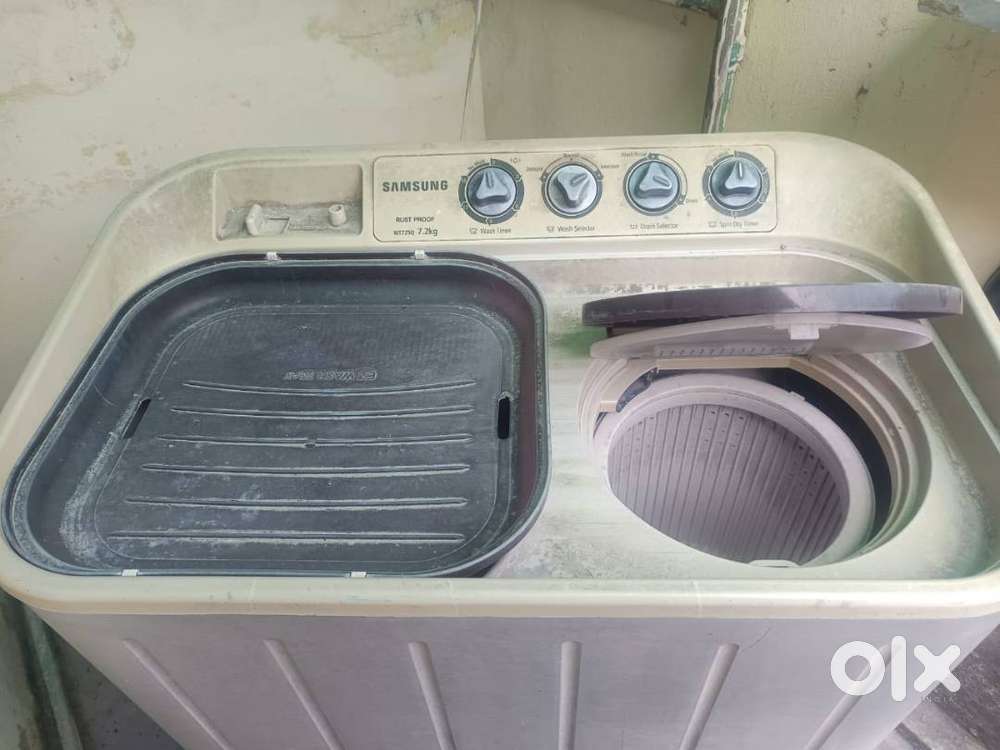 Samsung semi automatic washing machine decent condition