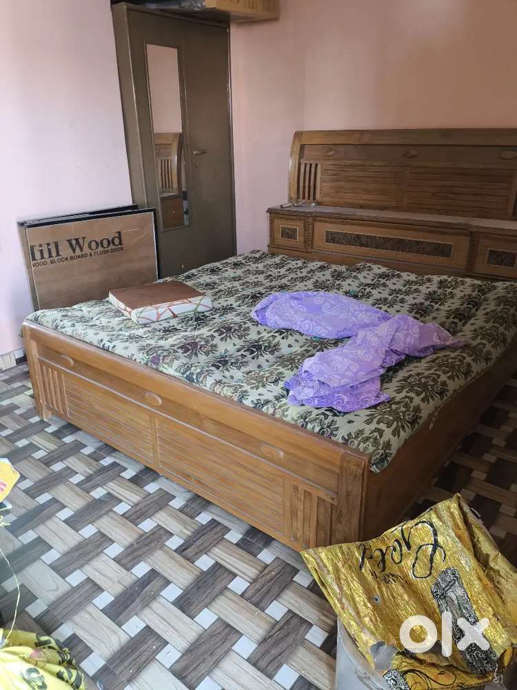 Single room available on rent near Escorts World School, Keshavpuram