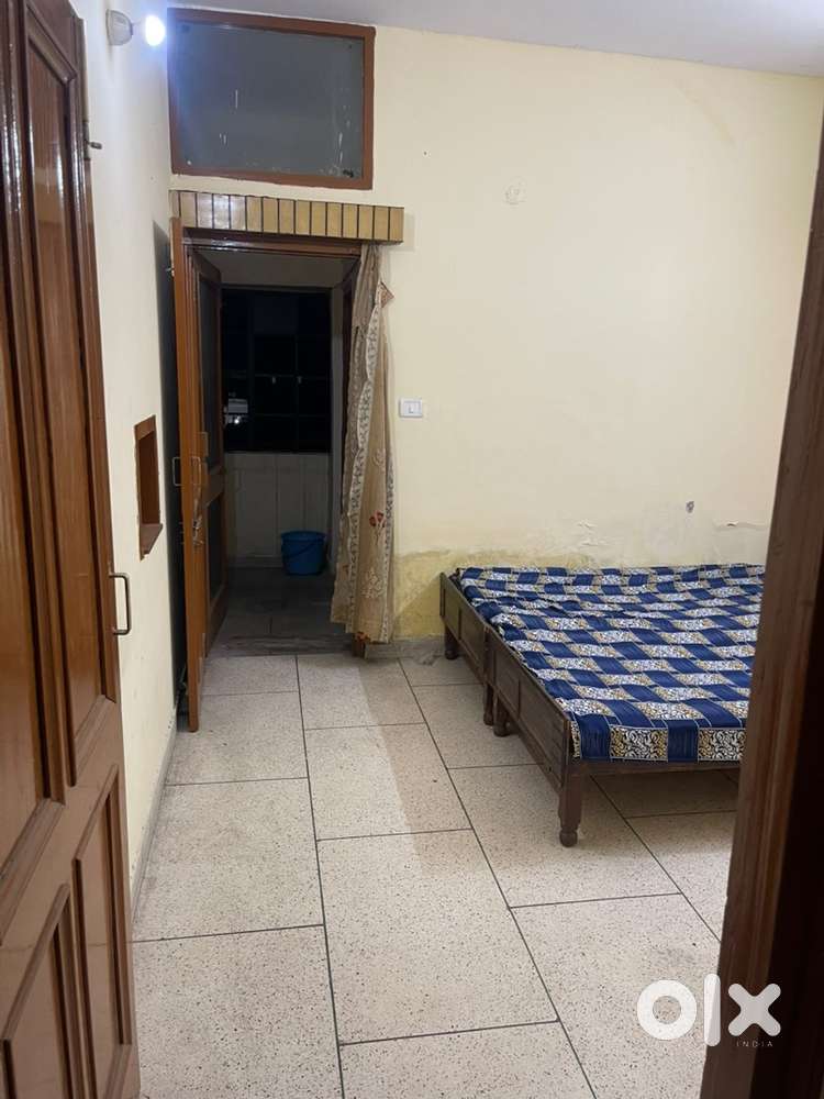 1 Room available for 2 boys