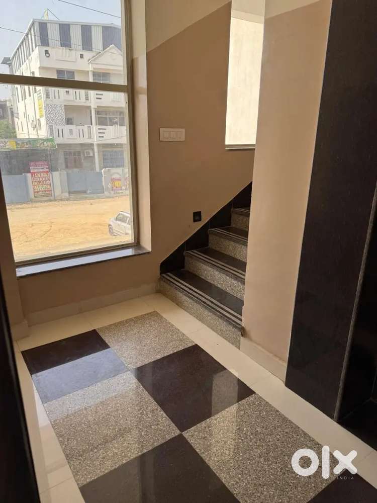 Prime location studio apartment new