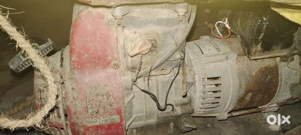Portable Power Generator – Excellent Condition, Low Usage