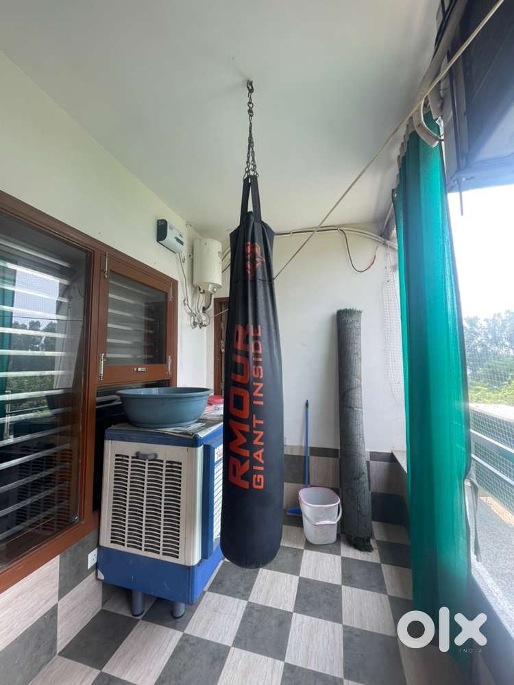 Ufc Rmour punching and kicking bag