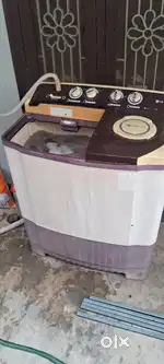 LG semi automatic washing machine