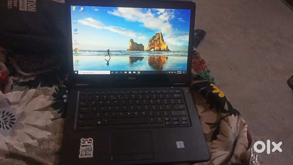 Dell : Latitude
 Intel Core i5 5th Generation RAM: 8 GB

, 256 GB SSD