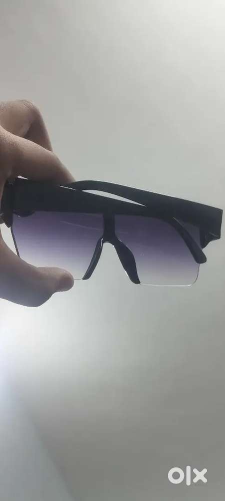 A luxury black sunglasses