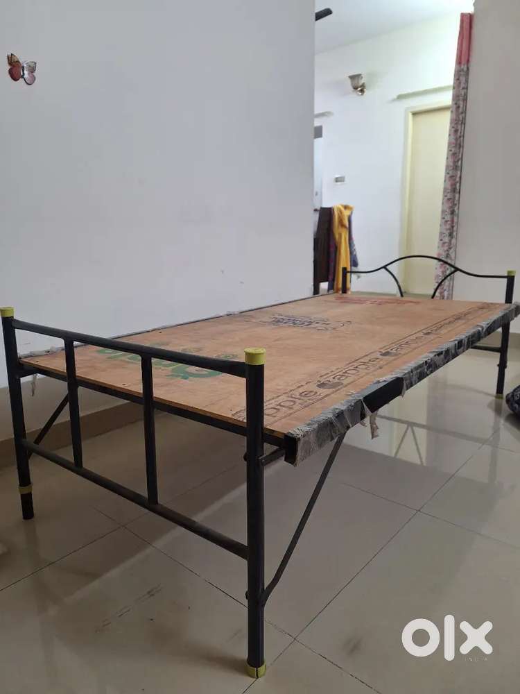 Very good condition Single Bed