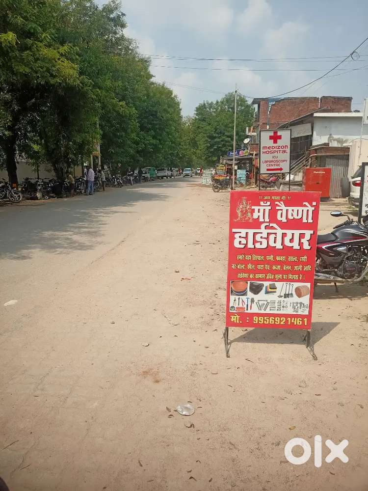 Shop available for rent on main road market area
