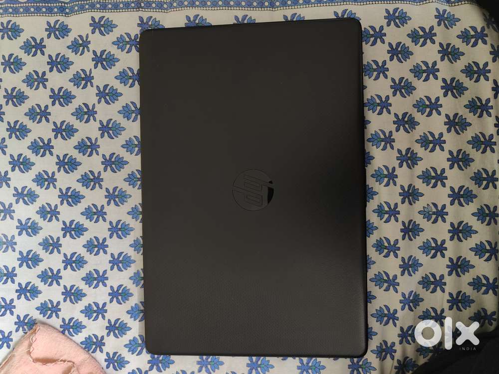 HP 15s core i5, 8 gb ram with original charger