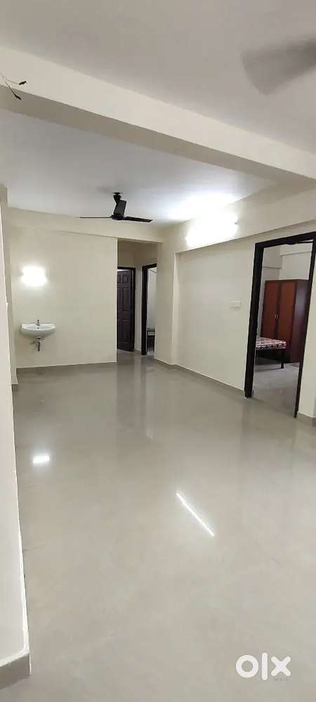Bachiler only  2 bhk semi furnished house for rent kakkanad bmc colleg