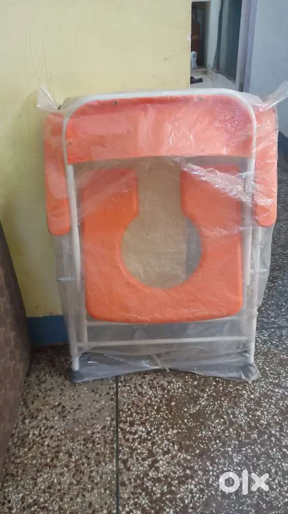 New Unisex Commode Chair, potty chair for adults and old age