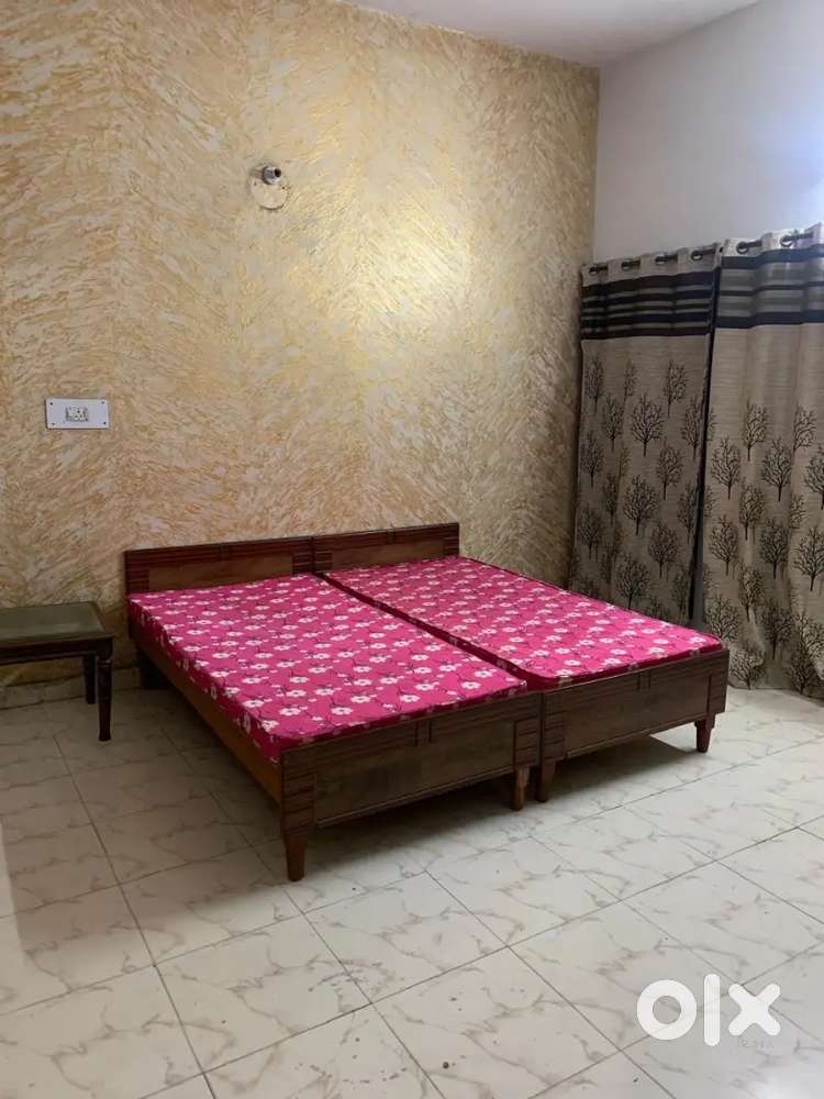 One room On twin sharing basis for boys in sector 27 A chandigarh