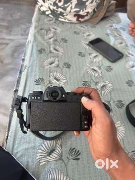 Fujifilm xt200 in new condition urgent sell