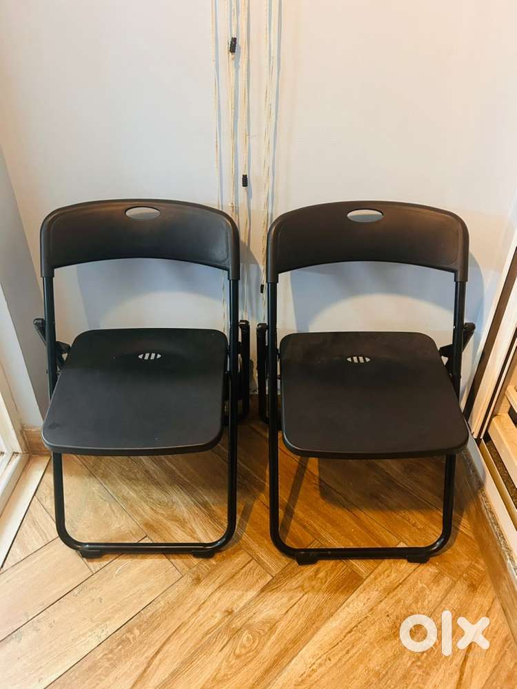 Gas stove,kitchen crockeries(plate and glass,bowls)cloth dryer table,