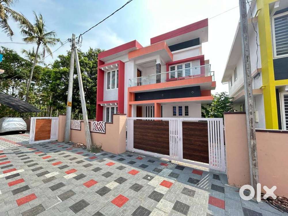 Villa 1600SqFt/4cent/3 BHK/65 lakh/PullazhyThrissur