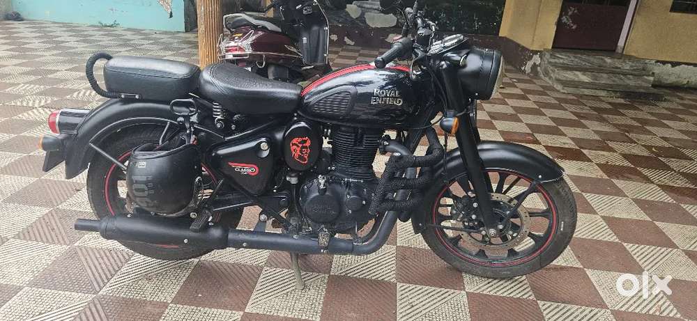 Royal Enfield Classic 350 (2024)