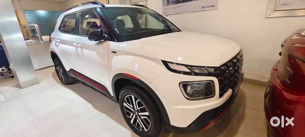 Hyundai Venue N Line N8 DCT Dual Tone, 2024, Petrol